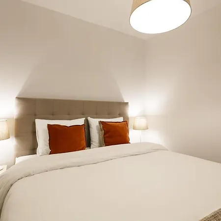 Whome | Alfama Premium Apartman