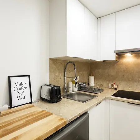 Whome | Alfama Premium Apartman